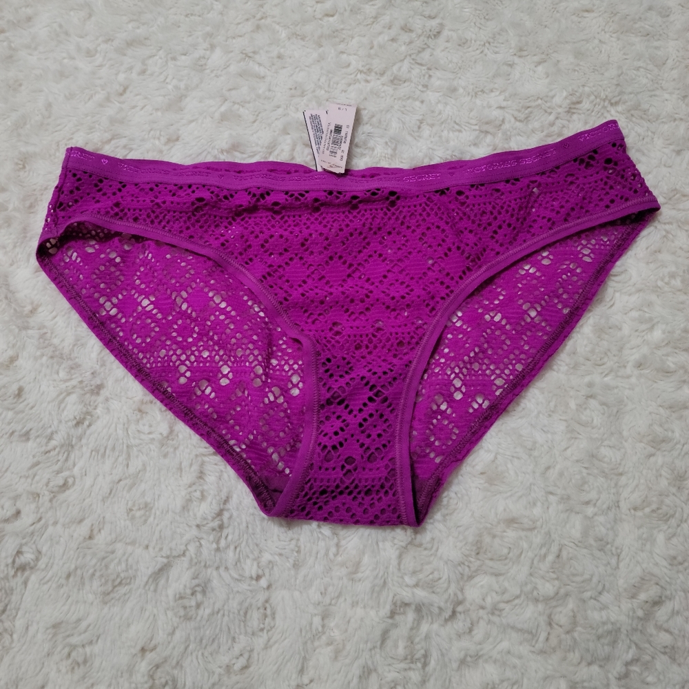 Victoria's Secret NWT crochet lace bikini, size large